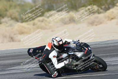 media/Dec-01-2025-Moto Forza (Mon) [[2daa91e15f]]/2-Intermediate Group/Session 4 Turn 9/